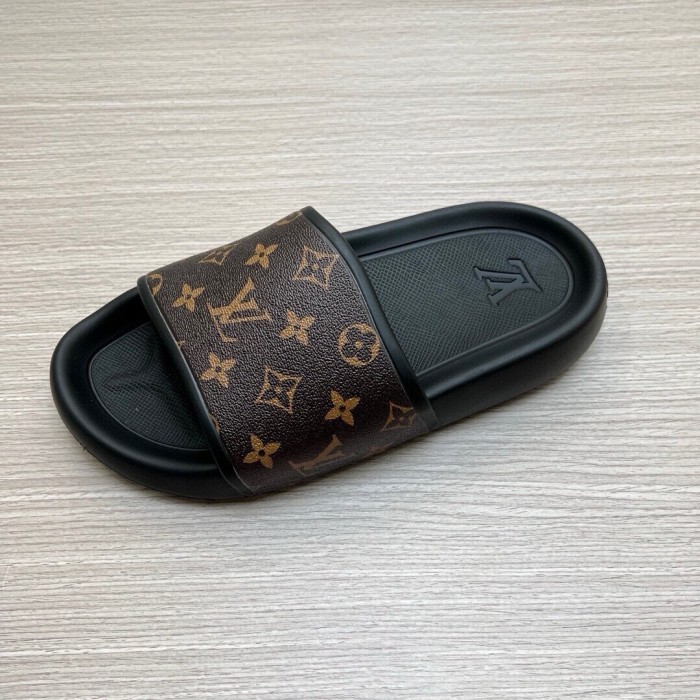 Kicks_Liu  L*ouis V*uitton  slippers