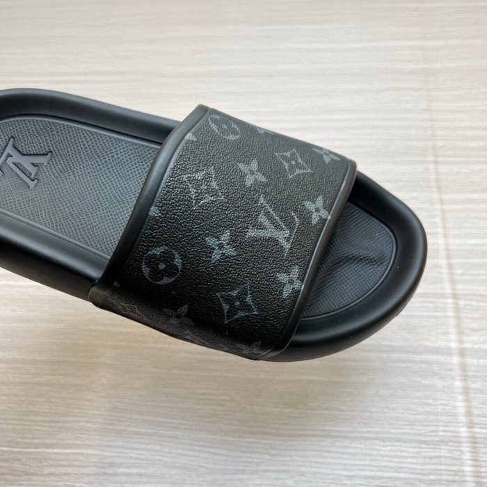 Kicks_Liu  L*ouis V*uitton  slippers