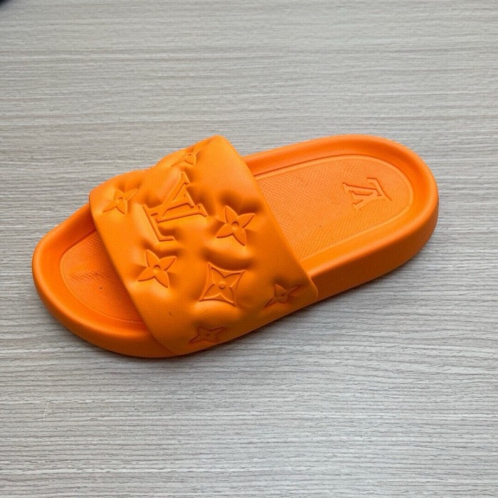 Kicks_Liu  L*ouis V*uitton  slippers