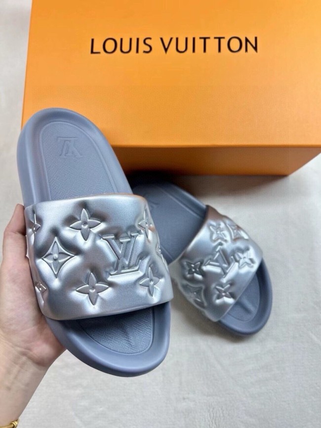 Kicks_Liu L*ouis V*uitton slippers