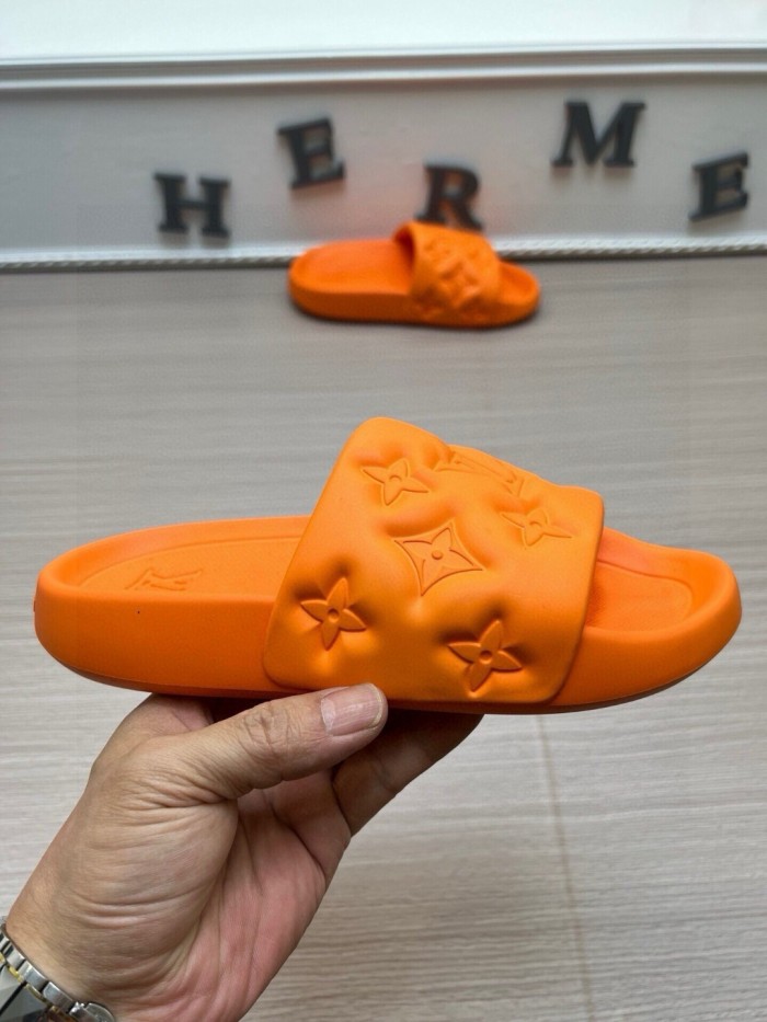 Kicks_Liu  L*ouis V*uitton  slippers