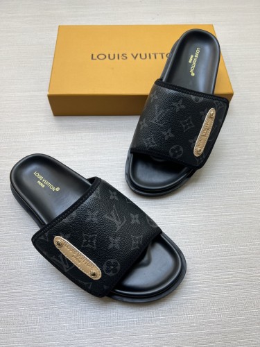 Kicks_Liu  L*ouis V*uitton  slippers