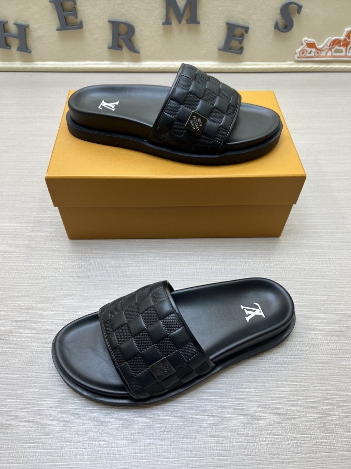 Kicks_Liu  L*ouis V*uitton  slippers
