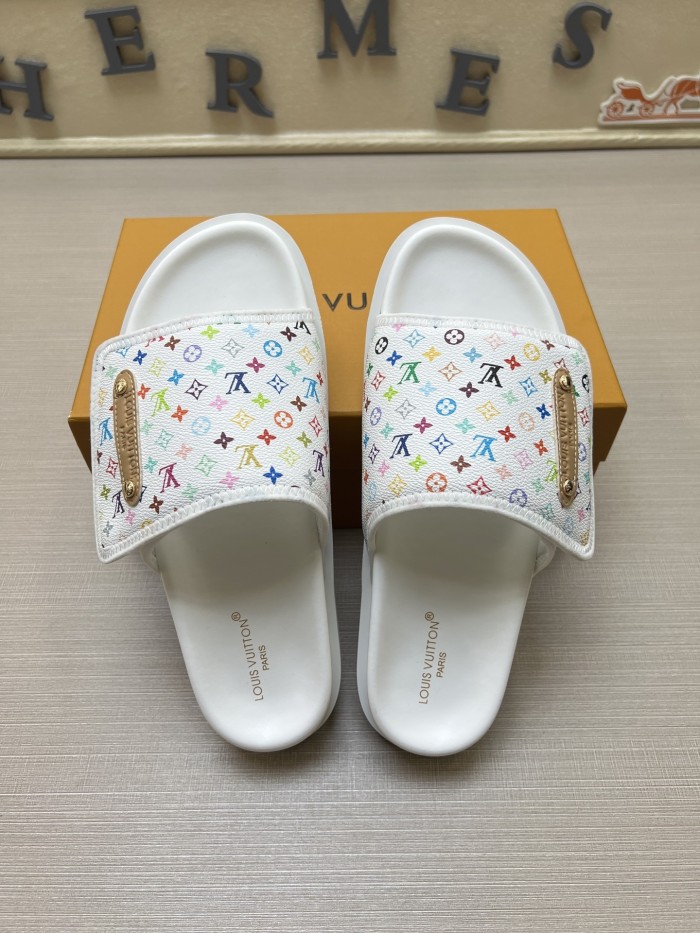 Kicks_Liu  L*ouis V*uitton  slippers