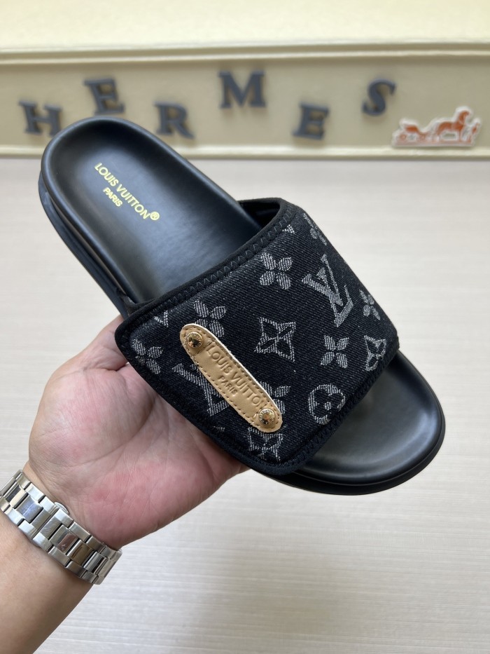 Kicks_Liu  L*ouis V*uitton  slippers