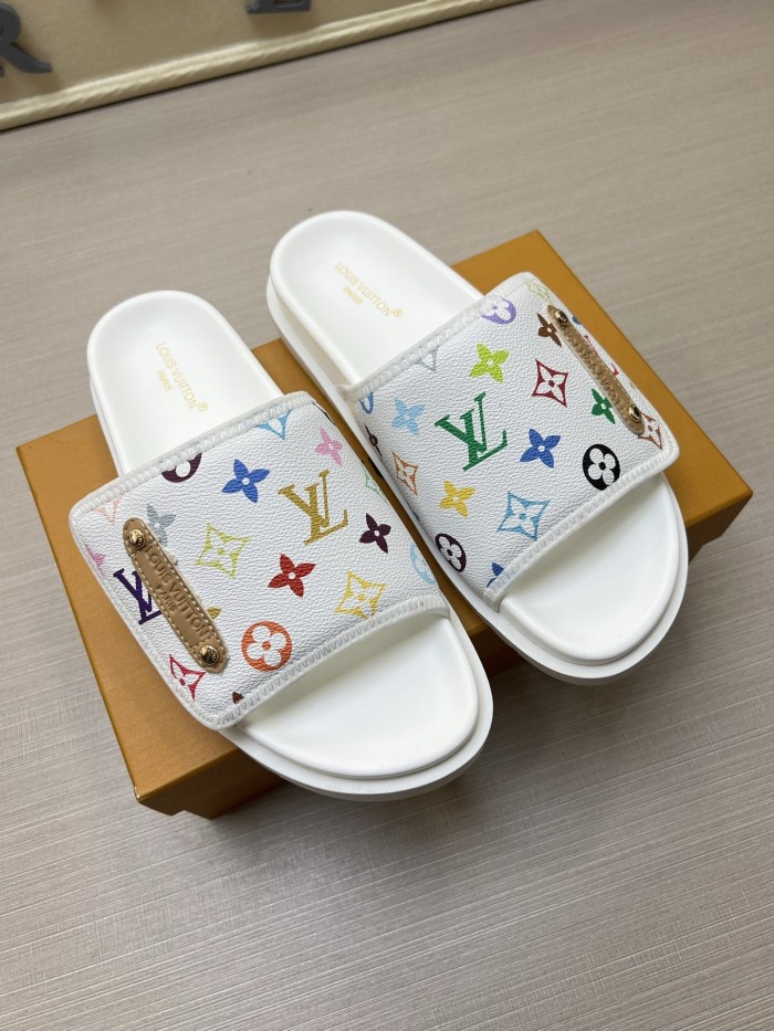 Kicks_Liu  L*ouis V*uitton  slippers
