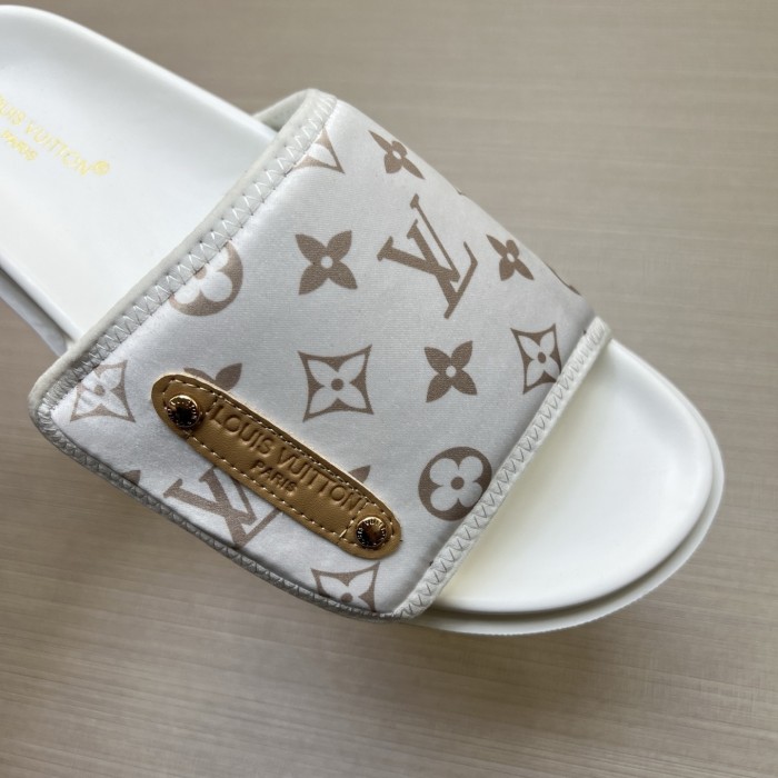 Kicks_Liu  L*ouis V*uitton  slippers