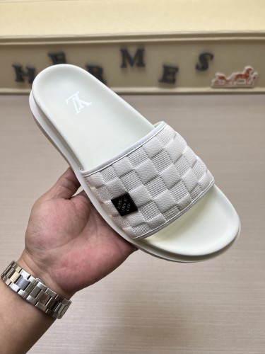 Kicks_Liu  L*ouis V*uitton  slippers