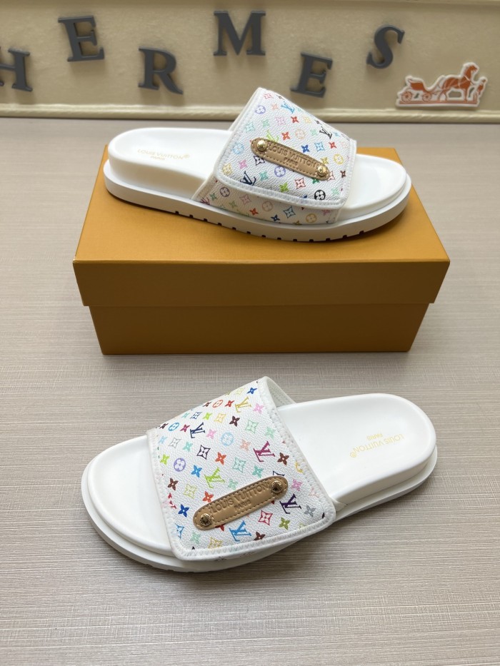 Kicks_Liu  L*ouis V*uitton  slippers