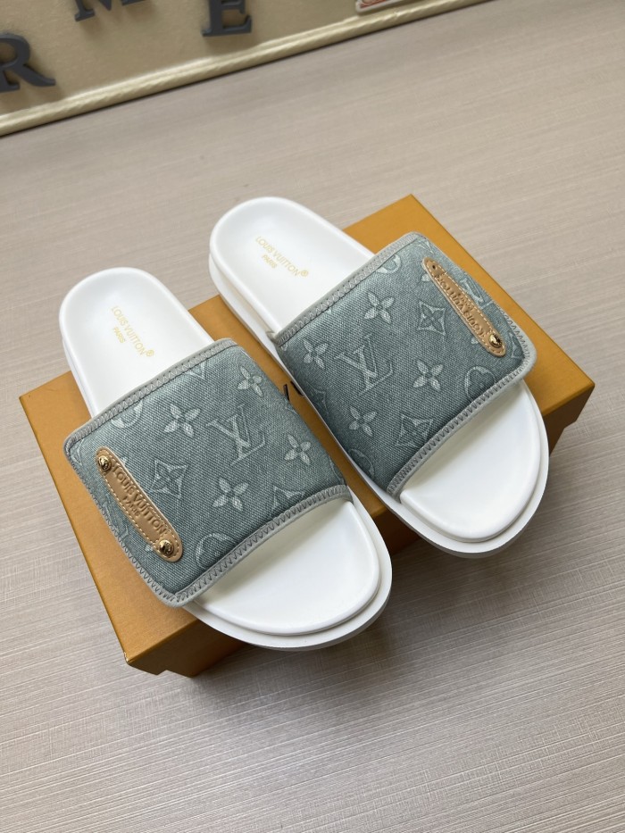 Kicks_Liu  L*ouis V*uitton  slippers