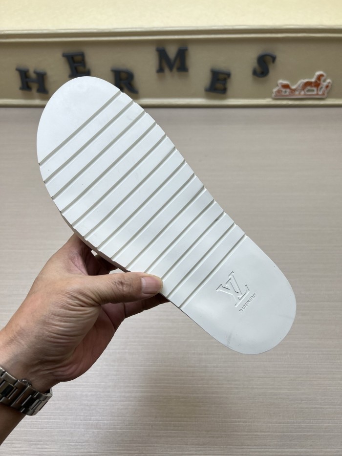 Kicks_Liu  L*ouis V*uitton  slippers