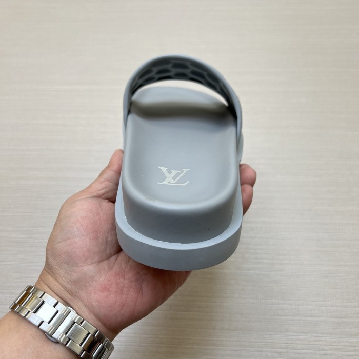 Kicks_Liu  L*ouis V*uitton  slippers