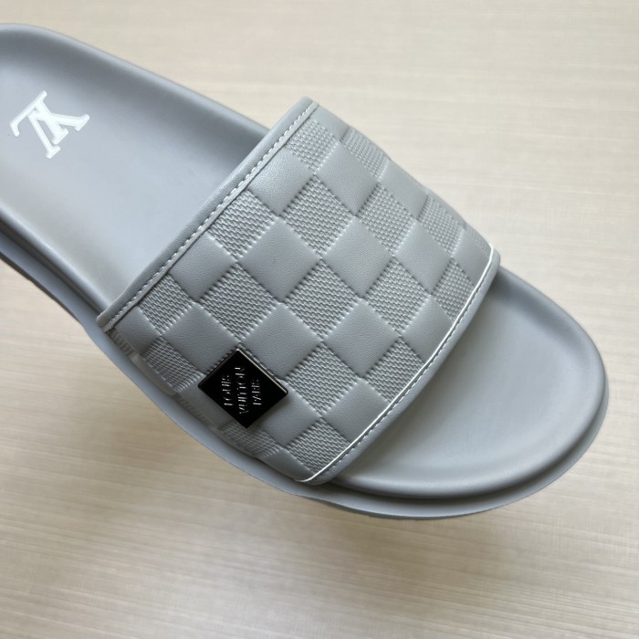 Kicks_Liu  L*ouis V*uitton  slippers