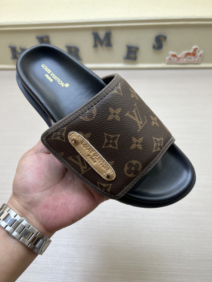 Kicks_Liu  L*ouis V*uitton  slippers