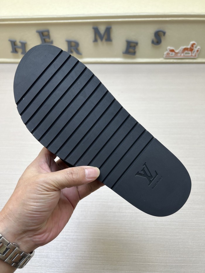 Kicks_Liu  L*ouis V*uitton  slippers