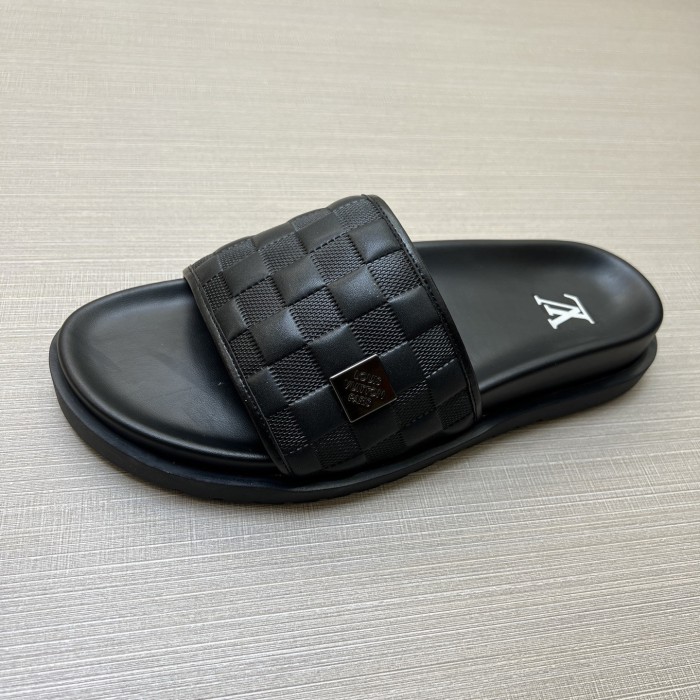 Kicks_Liu  L*ouis V*uitton  slippers