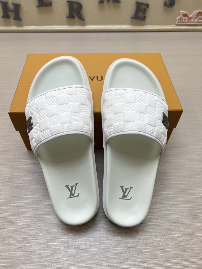 Kicks_Liu  L*ouis V*uitton  slippers