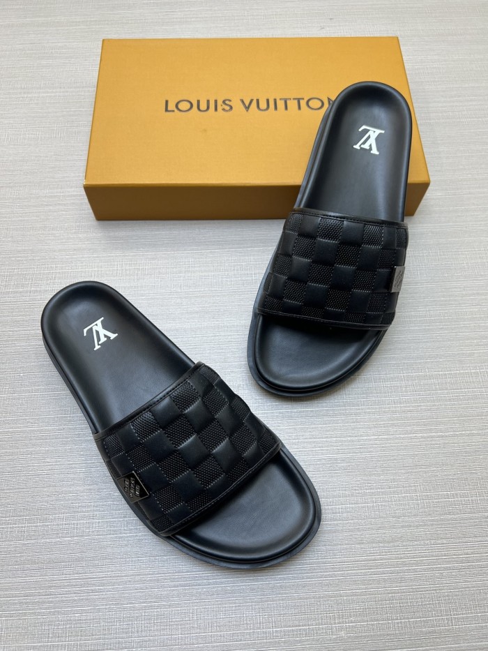 Kicks_Liu  L*ouis V*uitton  slippers