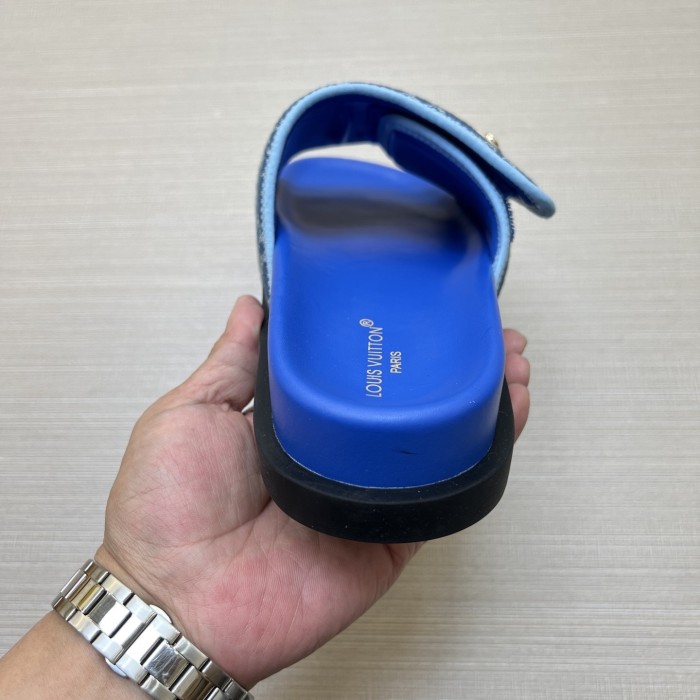 Kicks_Liu  L*ouis V*uitton  slippers