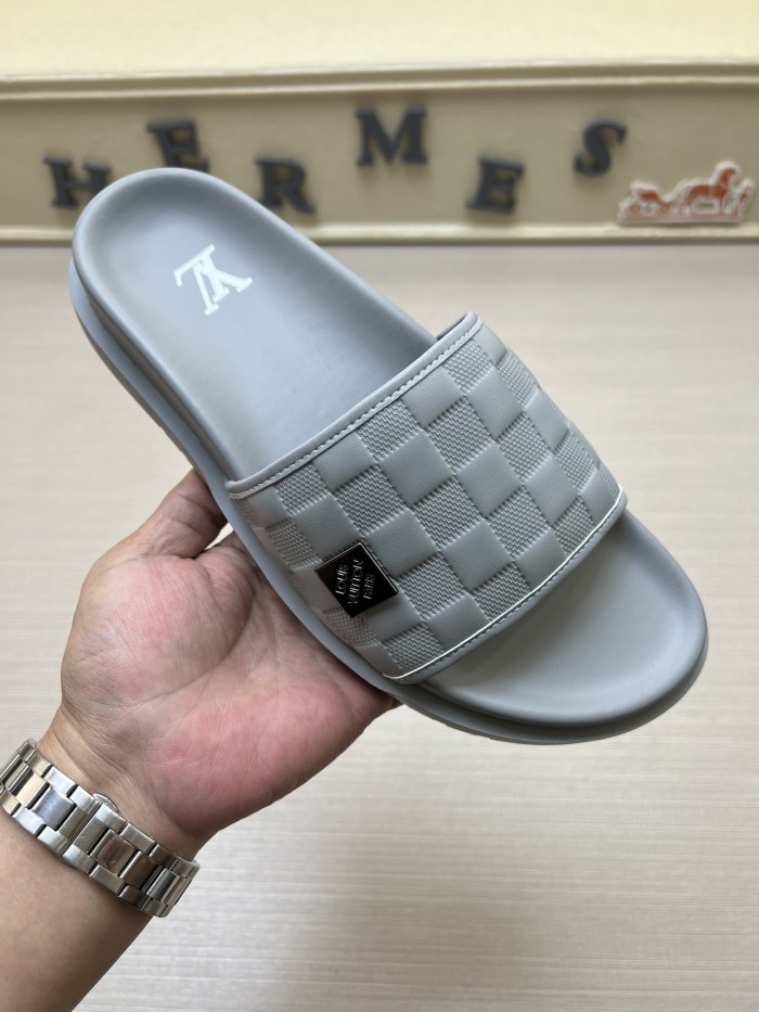 Kicks_Liu  L*ouis V*uitton  slippers