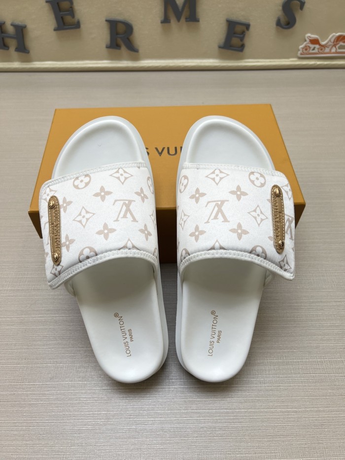 Kicks_Liu  L*ouis V*uitton  slippers