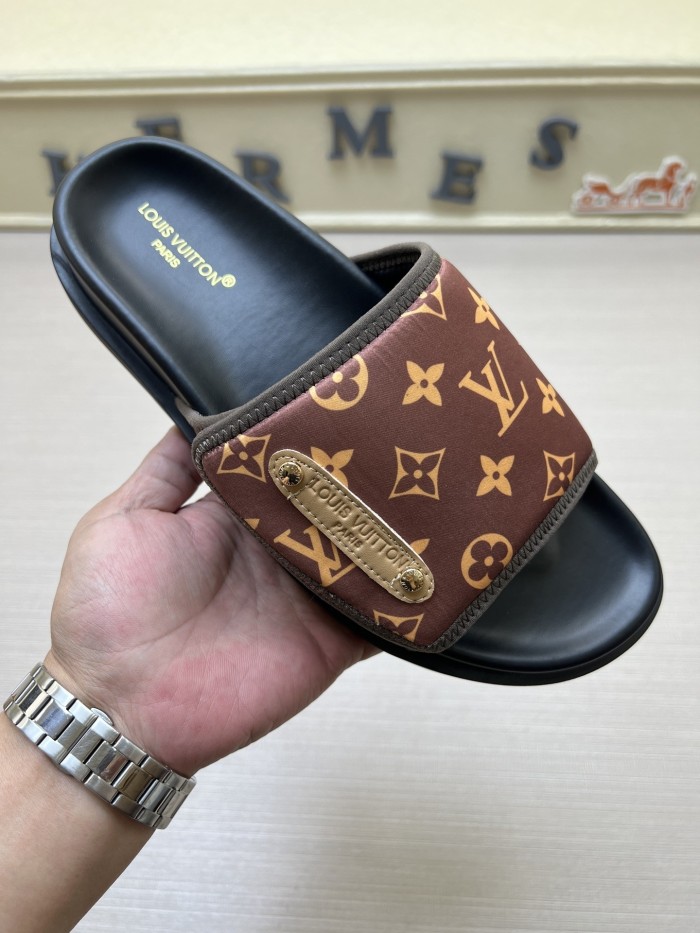 Kicks_Liu  L*ouis V*uitton  slippers