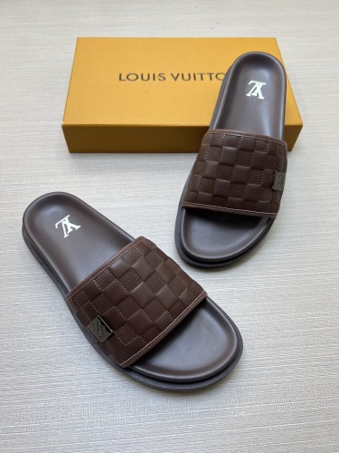 Kicks_Liu  L*ouis V*uitton  slippers