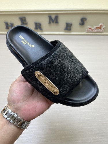 Kicks_Liu  L*ouis V*uitton  slippers