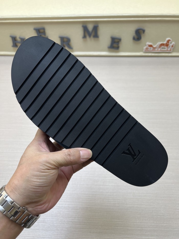 Kicks_Liu  L*ouis V*uitton  slippers