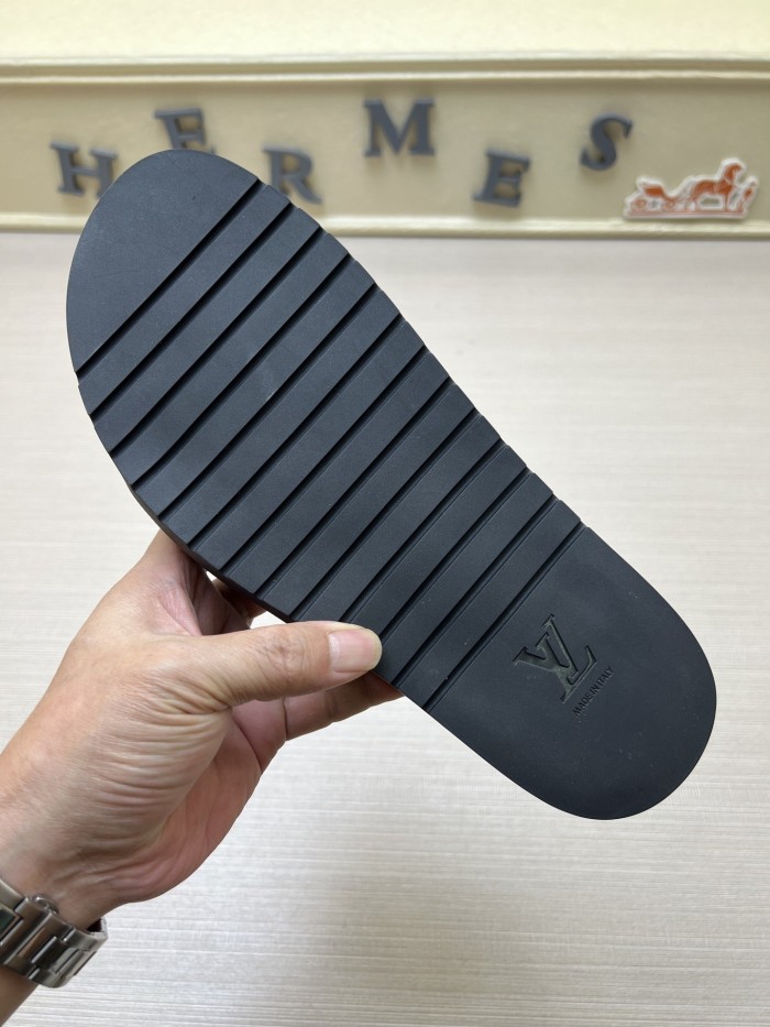 Kicks_Liu  L*ouis V*uitton  slippers