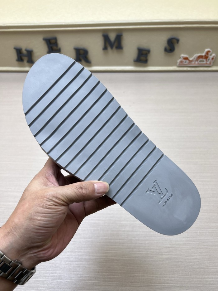 Kicks_Liu  L*ouis V*uitton  slippers