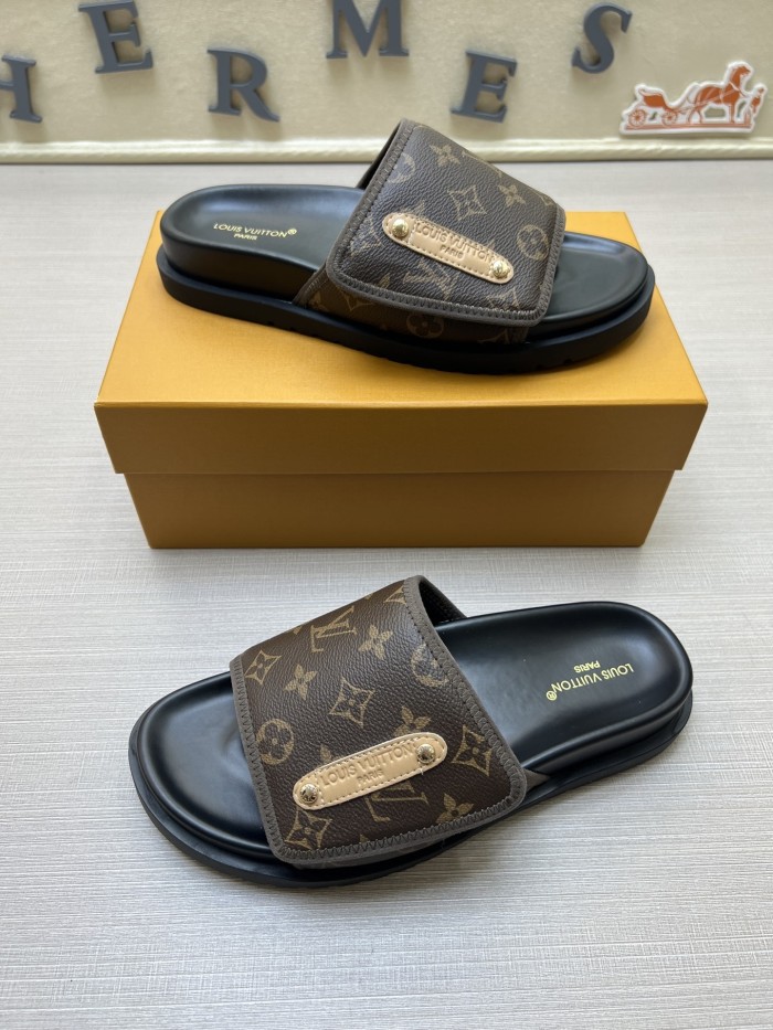 Kicks_Liu  L*ouis V*uitton  slippers