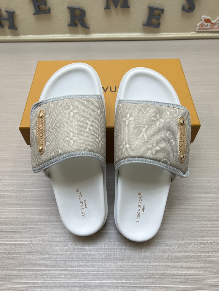 Kicks_Liu  L*ouis V*uitton  slippers