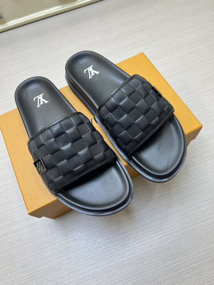 Kicks_Liu  L*ouis V*uitton  slippers