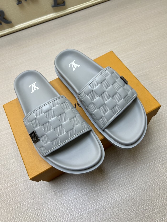 Kicks_Liu  L*ouis V*uitton  slippers