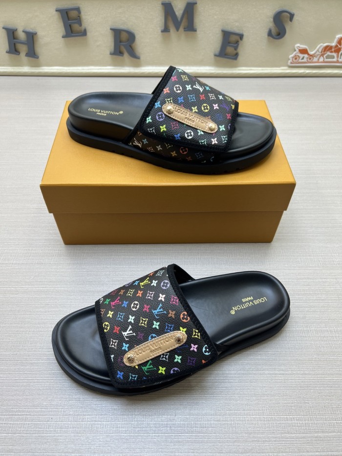 Kicks_Liu  L*ouis V*uitton  slippers