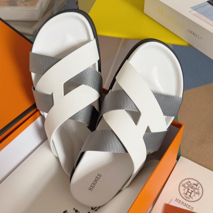 Kicks_Liu  L*ouis V*uitton  slipppers