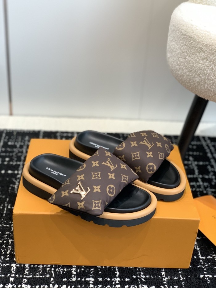 Kicks_Liu  L*ouis V*uitton  slipppers