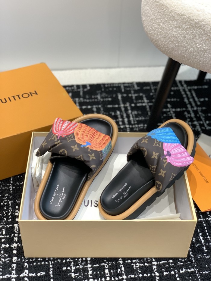 Kicks_Liu  L*ouis V*uitton  slipppers