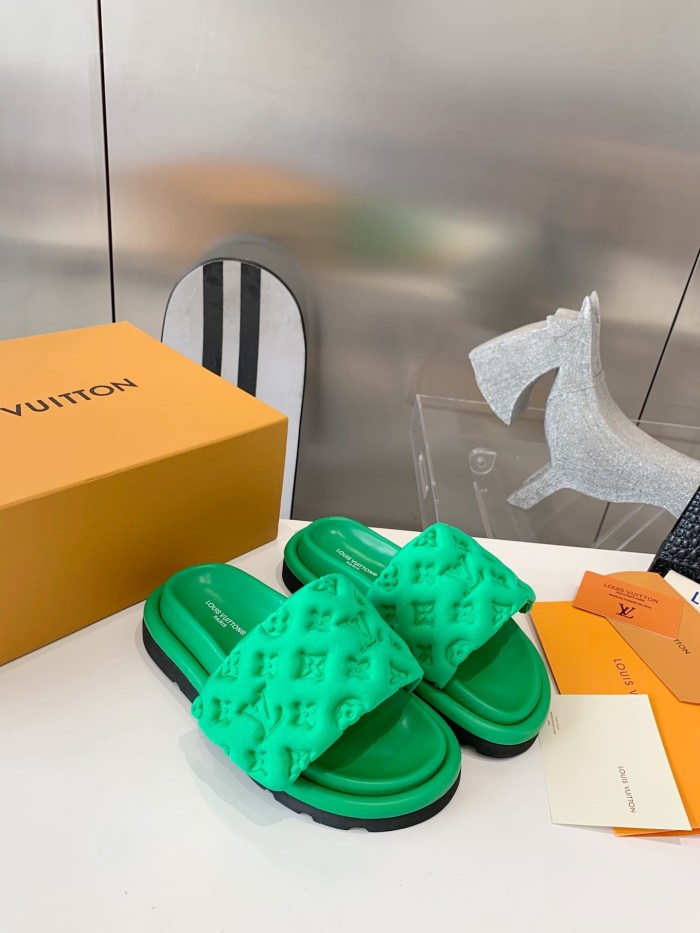 Kicks_Liu  L*ouis V*uitton  slipppers