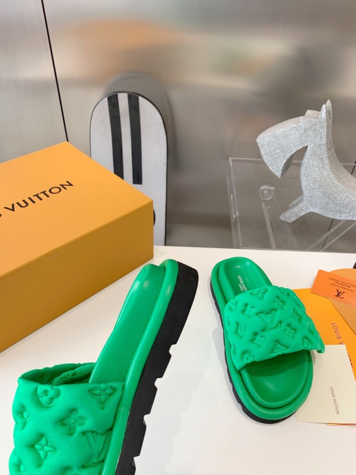 Kicks_Liu  L*ouis V*uitton  slipppers