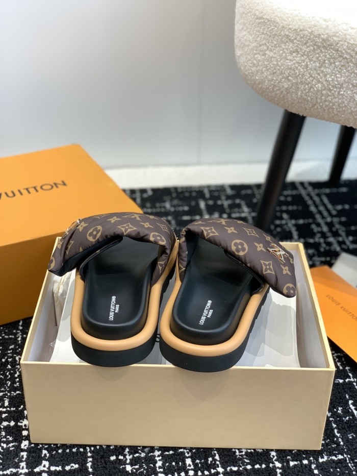 Kicks_Liu  L*ouis V*uitton  slipppers