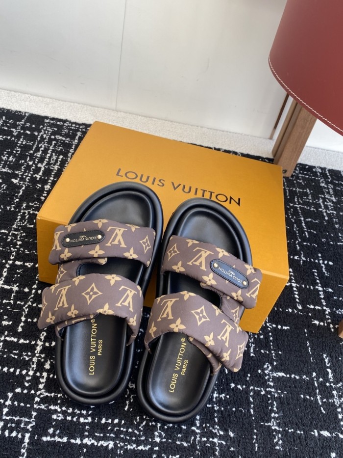 Kicks_Liu  L*ouis V*uitton  slipppers