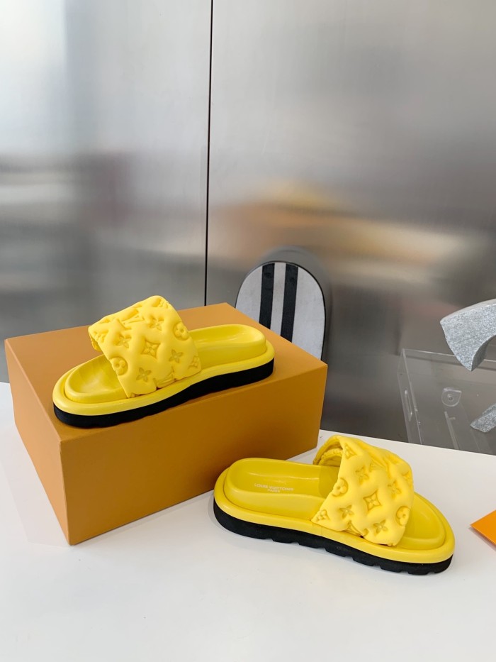 Kicks_Liu  L*ouis V*uitton  slipppers