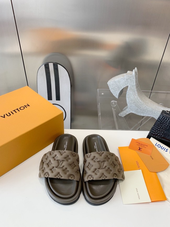 Kicks_Liu  L*ouis V*uitton  slipppers