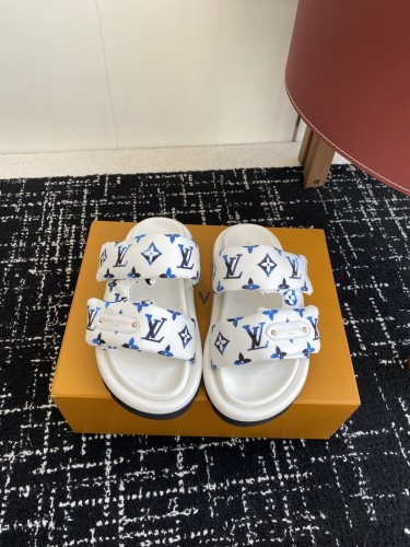 Kicks_Liu  L*ouis V*uitton  slipppers