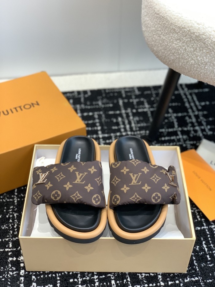 Kicks_Liu  L*ouis V*uitton  slipppers