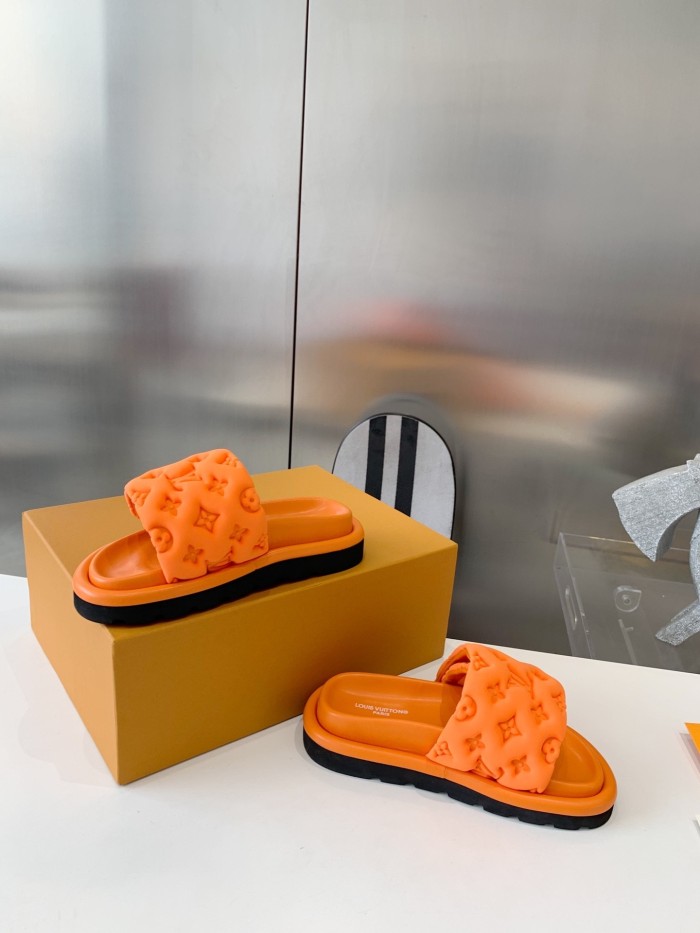 Kicks_Liu  L*ouis V*uitton  slipppers
