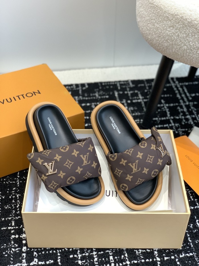 Kicks_Liu  L*ouis V*uitton  slipppers