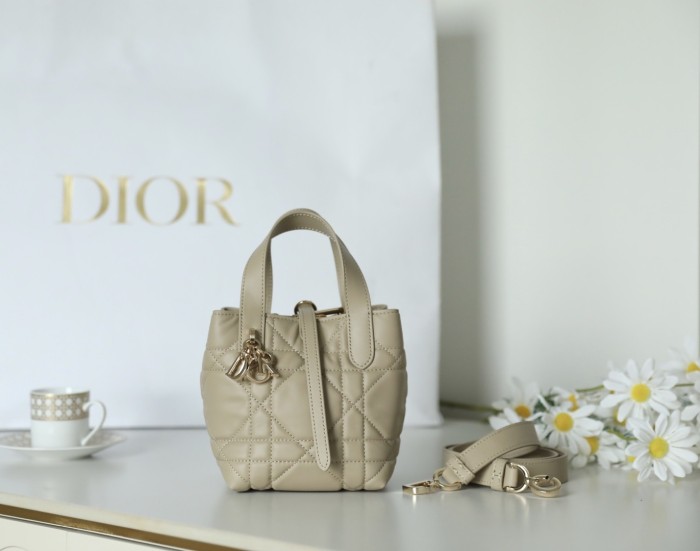 (Kicks Liu)  D*ior Handbag  Top Quality  13*15*12cm
